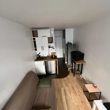 Cosy Studio With Balcony In * Paris