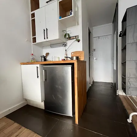 Apartment Cosy Studio With Balcony In