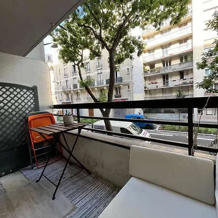 Cosy Studio With Balcony In *