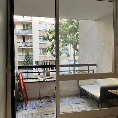Apartment Cosy Studio With Balcony In Paris
